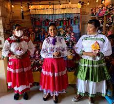 Hombre con vestimenta tradicional